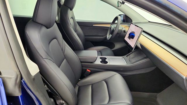 2023 Tesla Model Y Long Range AWD w/ Enhanced Autopilot & 7 Seat Interior - 23009592 - 28