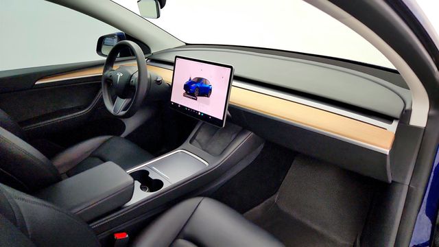 2023 Tesla Model Y Long Range AWD w/ Enhanced Autopilot & 7 Seat Interior - 23009592 - 29