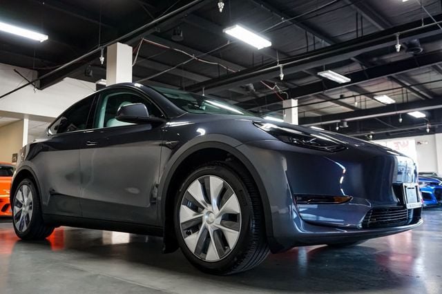 2023 Tesla Model Y *Long Range* *AWD* *White Interior* - 22964855 - 1