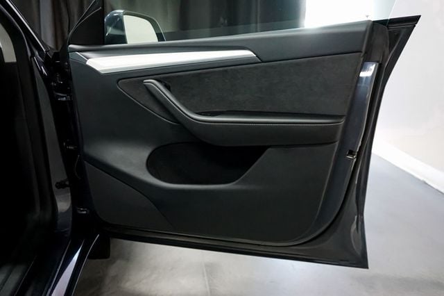 2023 Tesla Model Y *Long Range* *AWD* *White Interior* - 22964855 - 28