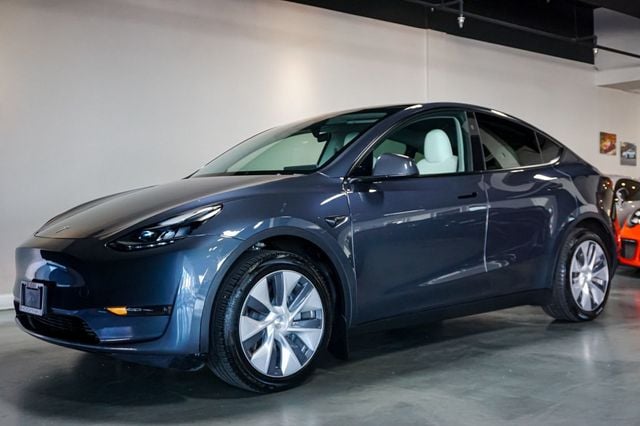 2023 Tesla Model Y *Long Range* *AWD* *White Interior* - 22964855 - 2