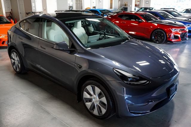 2023 Tesla Model Y *Long Range* *AWD* *White Interior* - 22964855 - 32