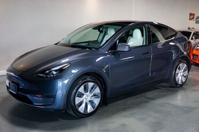 2023 Tesla Model Y *Long Range* *AWD* *White Interior* - 22964855 - 4