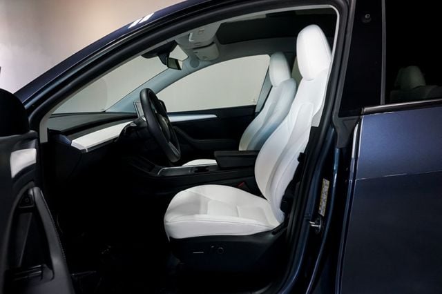 2023 Tesla Model Y *Long Range* *AWD* *White Interior* - 22964855 - 7