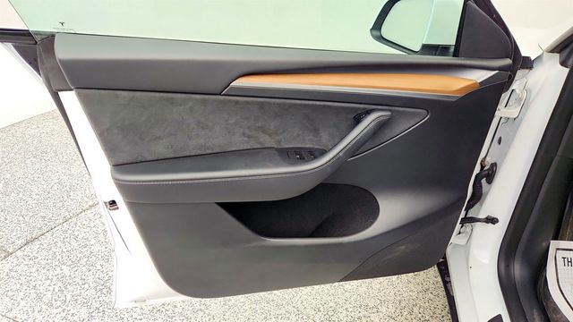 2023 Tesla Model Y Long Range AWD with 20'' Induction Wheels & 7-Passenger Seating - 23009174 - 10