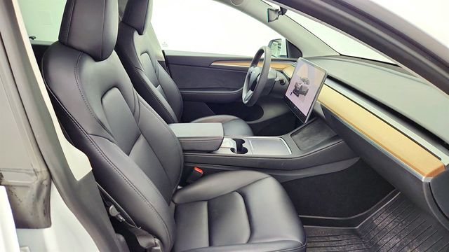 2023 Tesla Model Y Long Range AWD with 20'' Induction Wheels & 7-Passenger Seating - 23009174 - 28