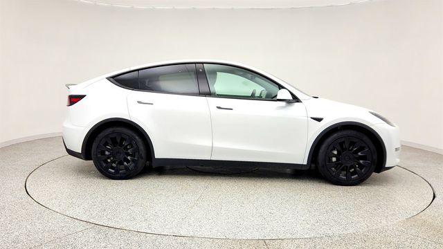 2023 Tesla Model Y Long Range AWD with 20'' Induction Wheels & 7-Passenger Seating - 23009174 - 3