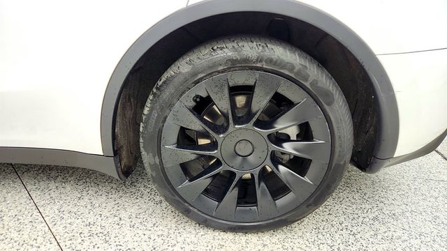 2023 Tesla Model Y Long Range AWD with 20'' Induction Wheels & 7-Passenger Seating - 23009174 - 8