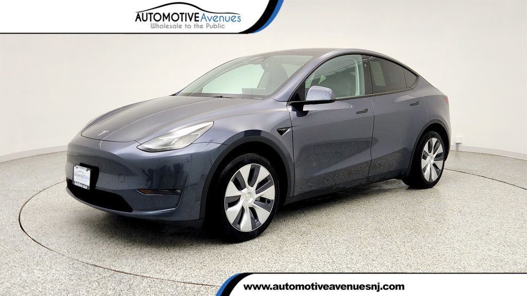 2023 Tesla Model Y Long Range AWD with 7-Passenger Seating - 23016913 | Video 1