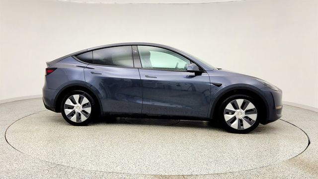 2023 Tesla Model Y Long Range AWD with 7-Passenger Seating - 23016913 - 3
