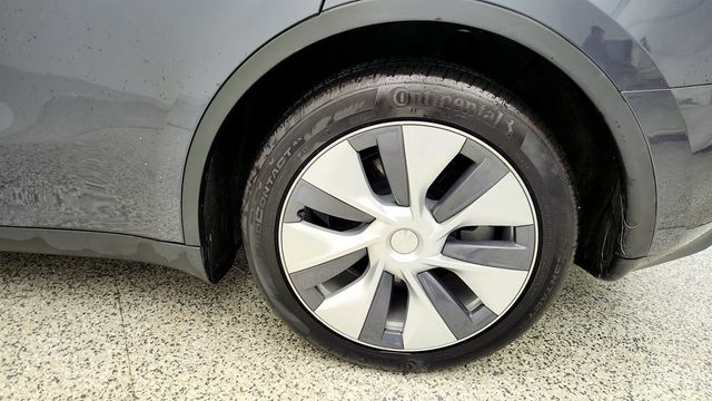2023 Tesla Model Y Long Range AWD with 7-Passenger Seating - 23016913 - 8