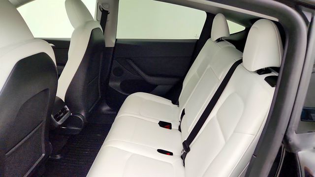 2023 Tesla Model Y Long Range AWD with 7-Passenger Seating - 23046051 - 24