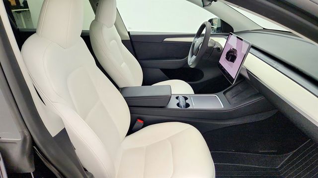 2023 Tesla Model Y Long Range AWD with 7-Passenger Seating - 23046051 - 27