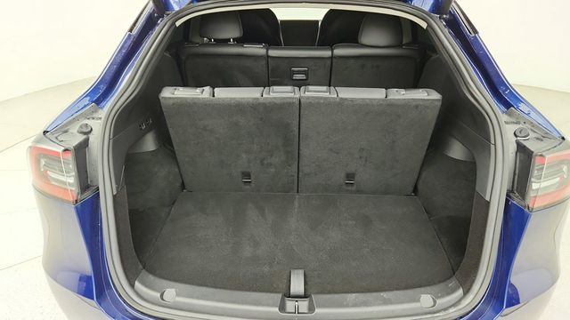 2023 Tesla Model Y Long Range AWD with 7 Seat Interior & 20'' Induction Wheels - 22949150 - 26