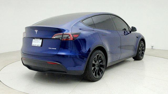 2023 Tesla Model Y Long Range AWD with 7 Seat Interior & 20'' Induction Wheels - 22949150 - 4