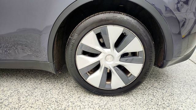 2023 Tesla Model Y Long Range AWD with White & Black Premium Interior - 22964441 - 8