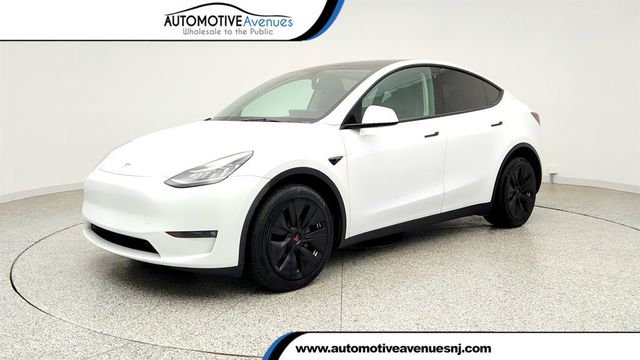 2023 Tesla Model Y Long Range AWD w/ Traffic-Aware Cruise Control - 23037789 - 0