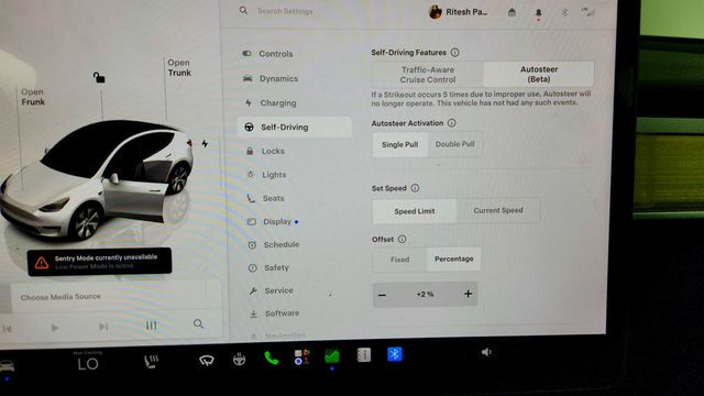 2023 Tesla Model Y Long Range AWD w/ Traffic-Aware Cruise Control - 23037789 - 19