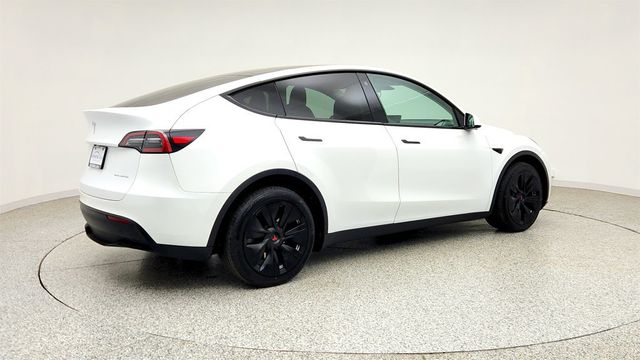 2023 Tesla Model Y Long Range AWD w/ Traffic-Aware Cruise Control - 23037789 - 4