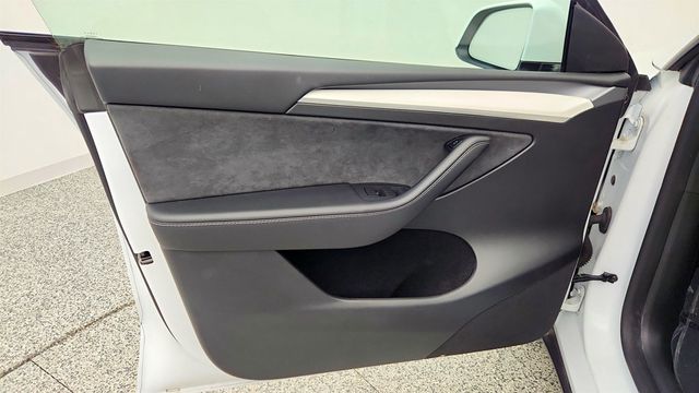 2023 Tesla Model Y Long Range AWD w/ White/Black Premium Int. & Acceleration Boost - 23006213 - 10