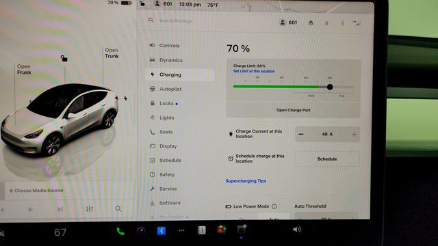 2023 Tesla Model Y Long Range AWD w/ White/Black Premium Int. & Acceleration Boost - 23006213 - 18