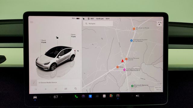 2023 Tesla Model Y Long Range AWD w/ White/Black Premium Int. & Acceleration Boost - 23006213 - 22