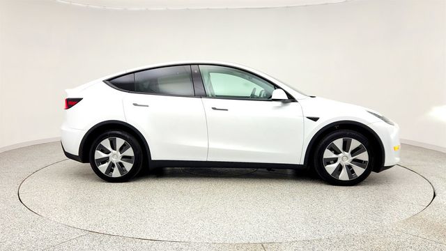2023 Tesla Model Y Long Range AWD w/ White/Black Premium Int. & Acceleration Boost - 23006213 - 3