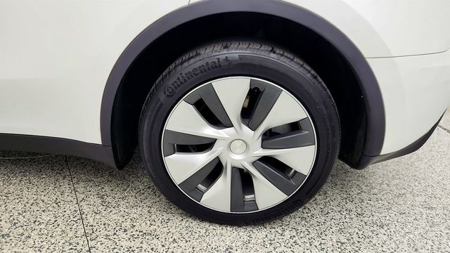 2023 Tesla Model Y Long Range AWD w/ White/Black Premium Int. & Acceleration Boost - 23006213 - 8