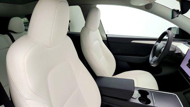 2023 Tesla Model Y Long Range AWD w/ White & Black Premium Interior - 23041706 - 27