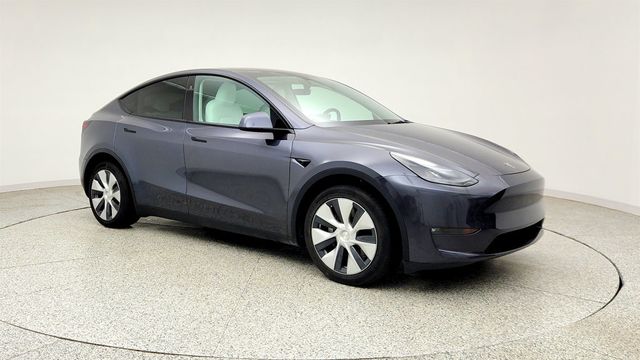 2023 Tesla Model Y Long Range AWD w/ White & Black Premium Interior - 23041706 - 2
