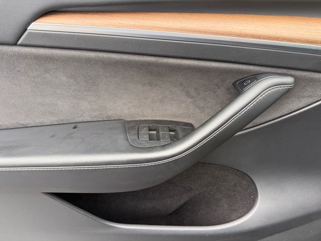 2023 Tesla Model Y **MODEL Y LONG RANGE AWD**THIRD ROW SEATING**7 PASSENGERS** - 23017913 - 19