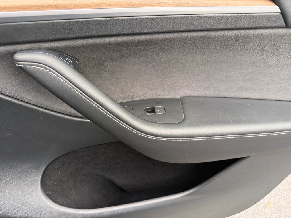 2023 Tesla Model Y **MODEL Y LONG RANGE AWD**THIRD ROW SEATING**7 PASSENGERS** - 23017913 - 31