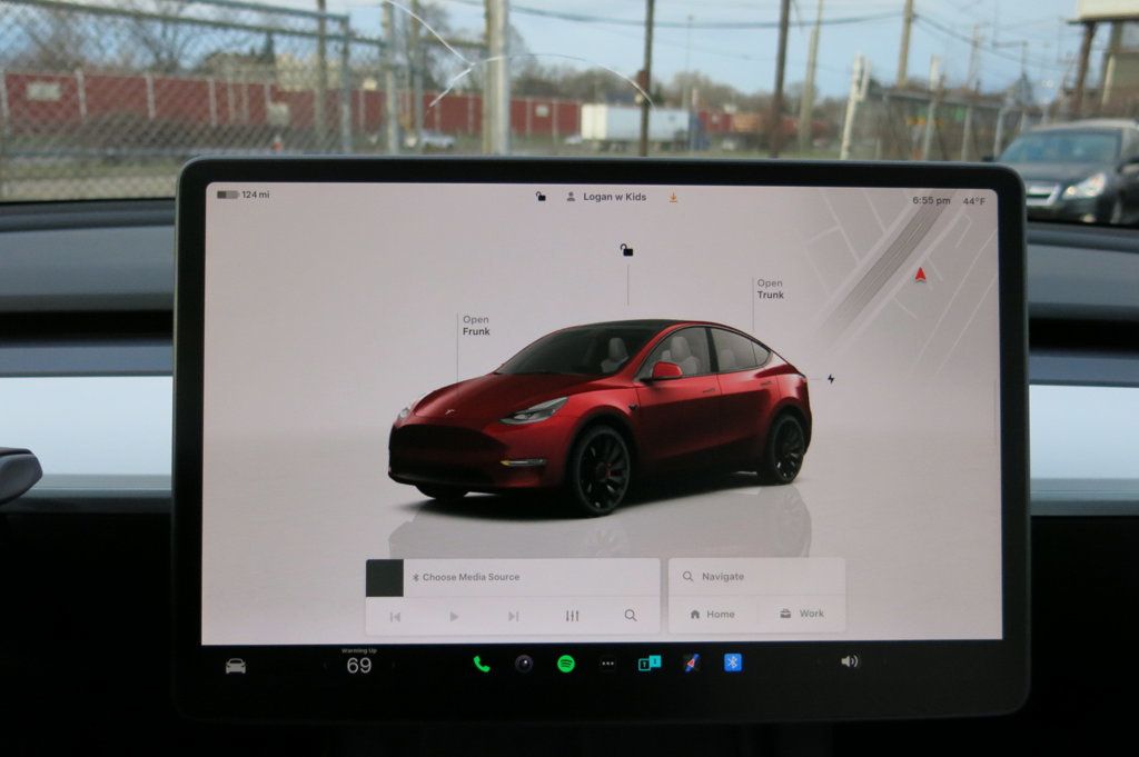 2023 Tesla Model Y Performance AWD - 22998733 - 25