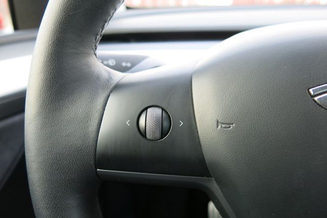 2023 Tesla Model Y Performance AWD - 22998733 - 60