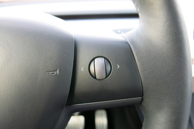 2023 Tesla Model Y Performance AWD - 22998733 - 61