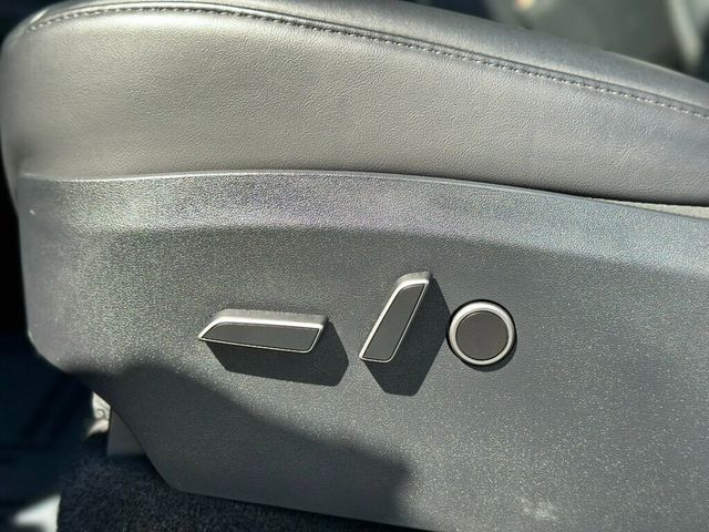 2023 Tesla Model Y Performance AWD - 22906726 - 16