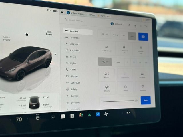 2023 Tesla Model Y Performance AWD - 22906726 - 32