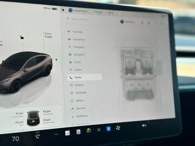 2023 Tesla Model Y Performance AWD - 22906726 - 36