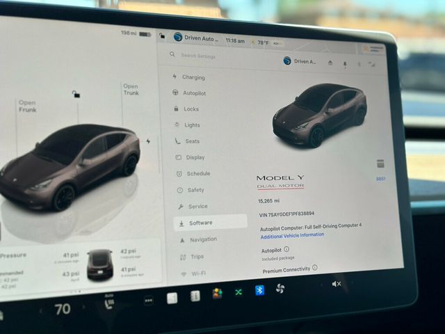 2023 Tesla Model Y Performance AWD - 22906726 - 37
