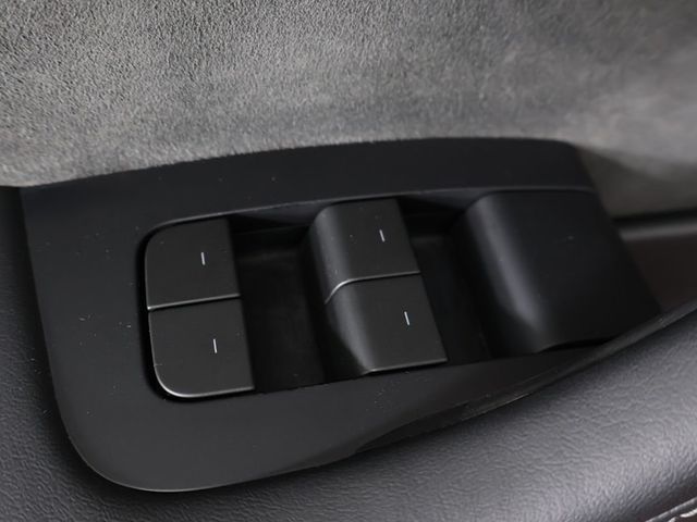 2023 Tesla Model Y Performance AWD - 23018778 - 37