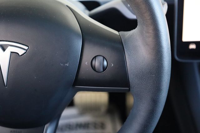 2023 Tesla Model Y Performance AWD - 22969222 - 27