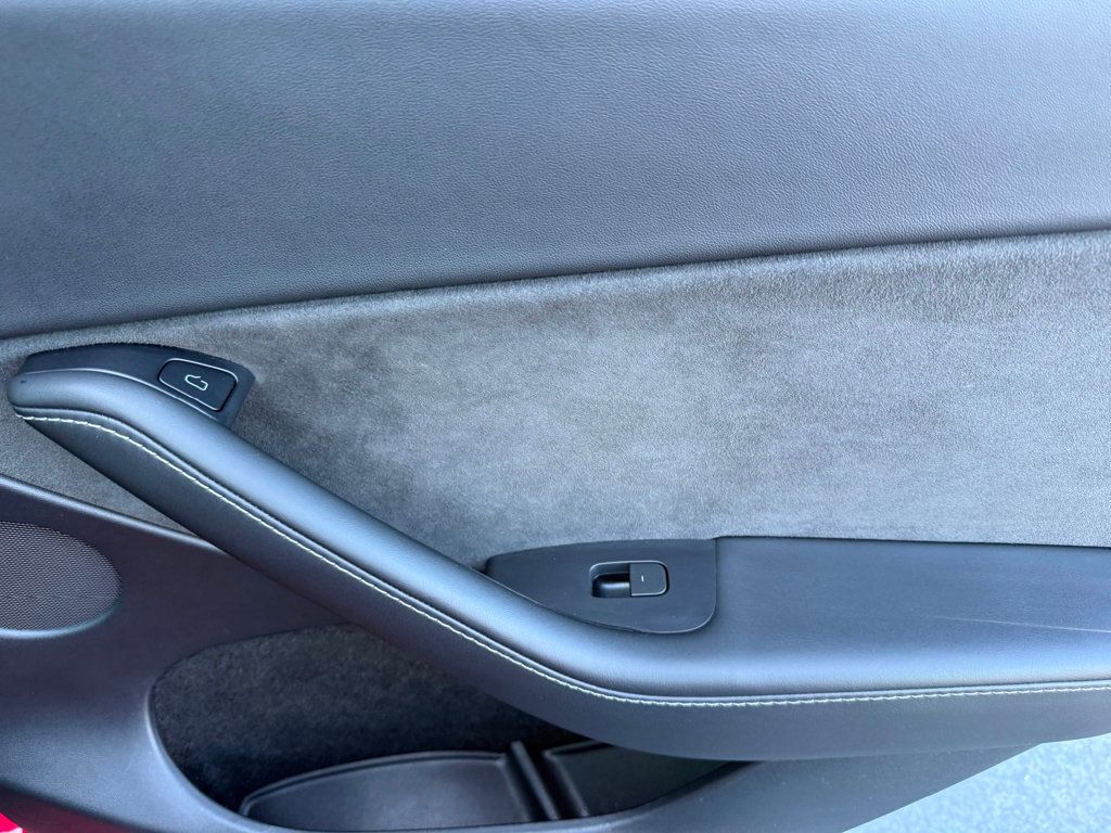 2023 Tesla Model Y Performance AWD - 22924822 - 31