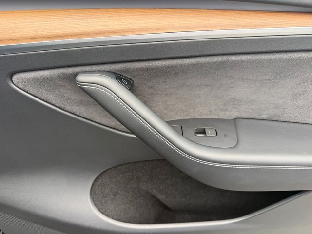 2023 Tesla Model Y Performance AWD - 23043359 - 34