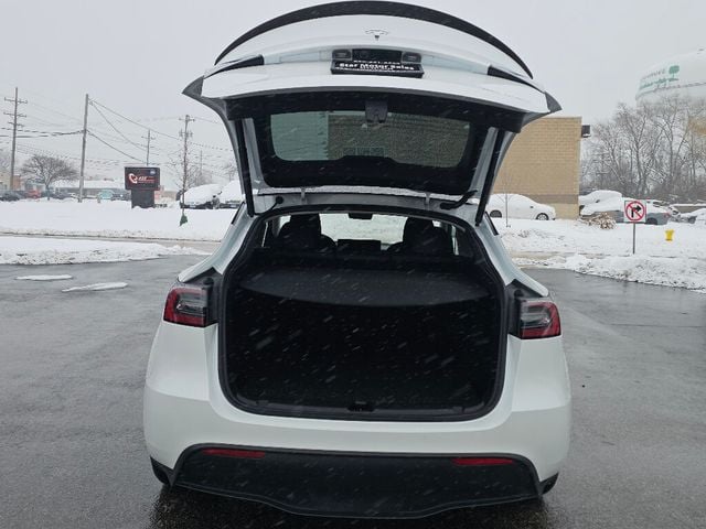 2023 Tesla Model Y Performance AWD - 22954701 - 31
