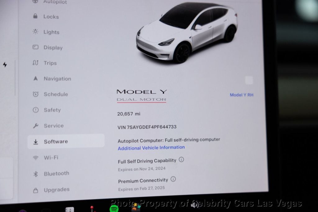 2023 Tesla Model Y PERFORMANCE AWD - 22616073 - 32