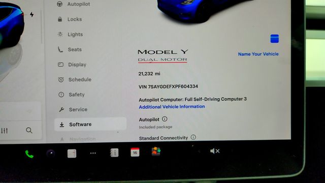 2023 Tesla Model Y Performance AWD with White & Black Premium Interior - 22973232 - 13