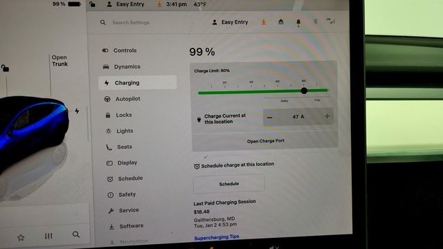 2023 Tesla Model Y Performance AWD with White & Black Premium Interior - 22973232 - 17