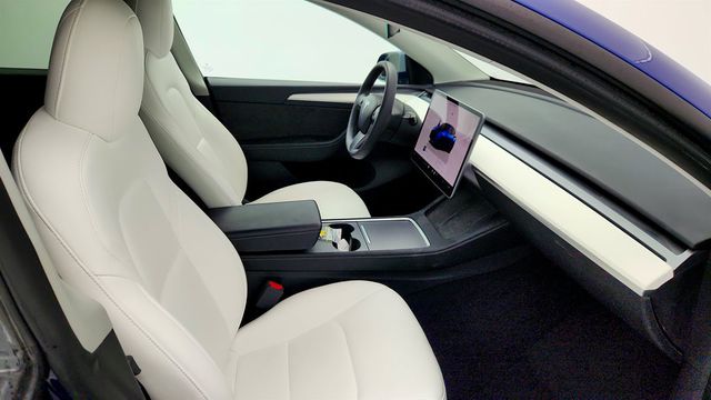2023 Tesla Model Y Performance AWD with White & Black Premium Interior - 22973232 - 27