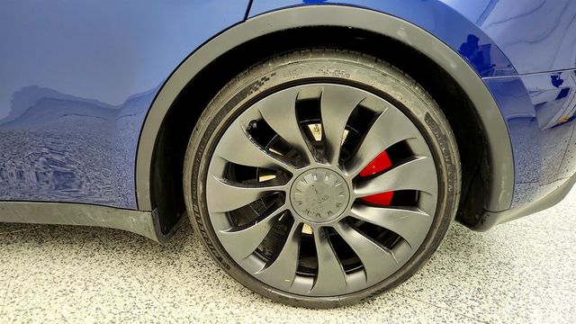 2023 Tesla Model Y Performance AWD with White & Black Premium Interior - 22973232 - 8