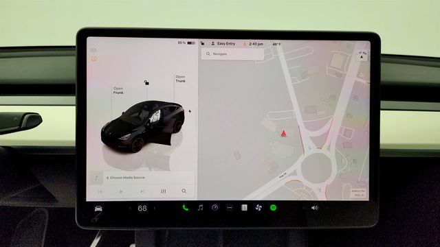 2023 Tesla Model Y Performance AWD w/ White & Black Premium Interior - 23000718 - 21